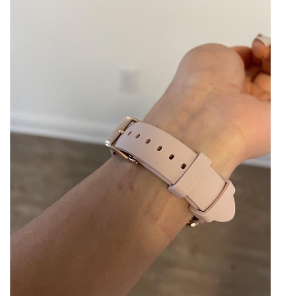 Michael Kors Access Runway Smartwatch -New in box - Picture 6 of 8